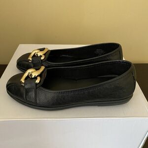 Aerosoles Women's Bristol Ballet Flat Black Leather‎ Shoes